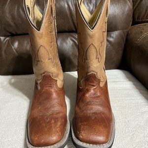 Smokey Mountain youth leather boots size 4
